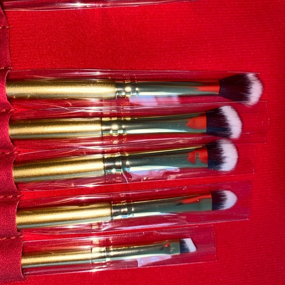 LUXIE Glitter and Gold Brush Set (8 pcs) - Picture 2 of 5